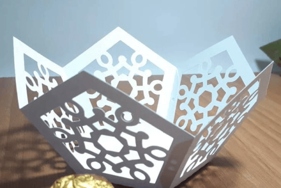 Snowflake Centerpieces: 3D SVG for Seasons